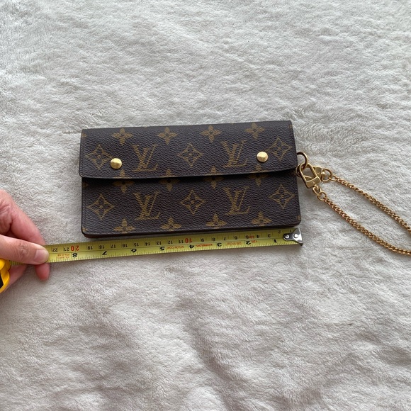 Authentic LV Louis Vuitton Monogram Accordion wallet with chain - Picture 6 of 8